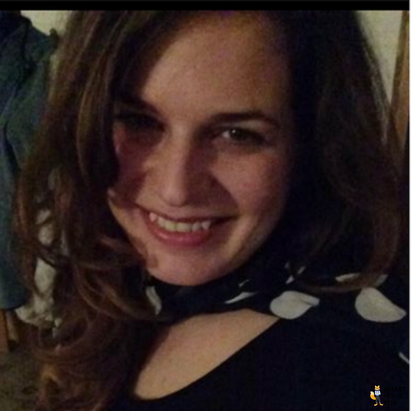 Sandra von Smart-Home-Fox ist in der Nahaufnahme zu sehen